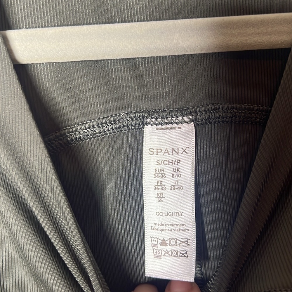 Spanx Go Lightly Ribbed Tie Back Tank Dark Olive Green SZ S - Picture 5 of 10